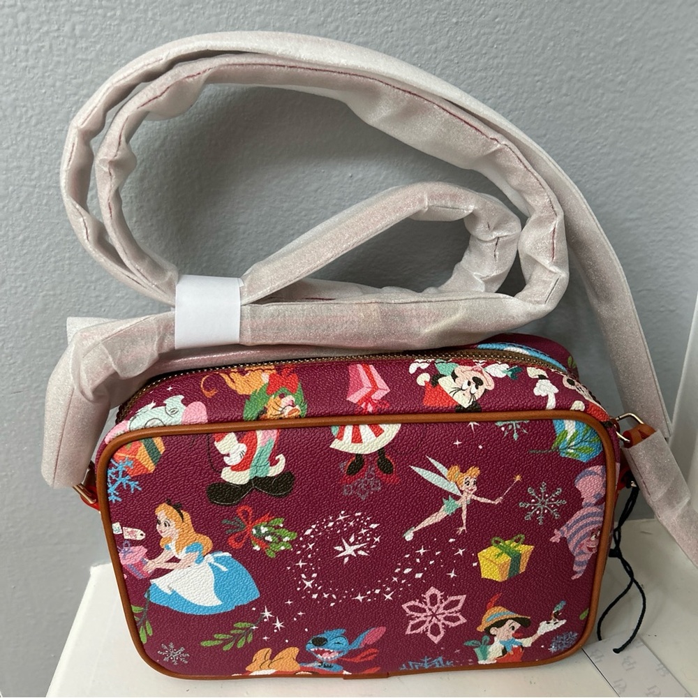 Disney Parks Dooney & Bourke Christmas ~Red Camera Bag~ New In Pkg